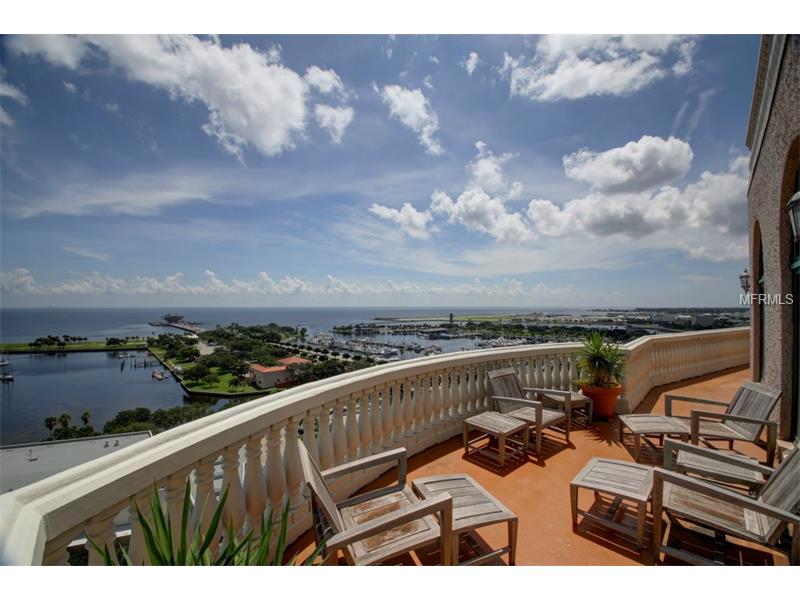 Eastern terrace with bay, marina and Pier views